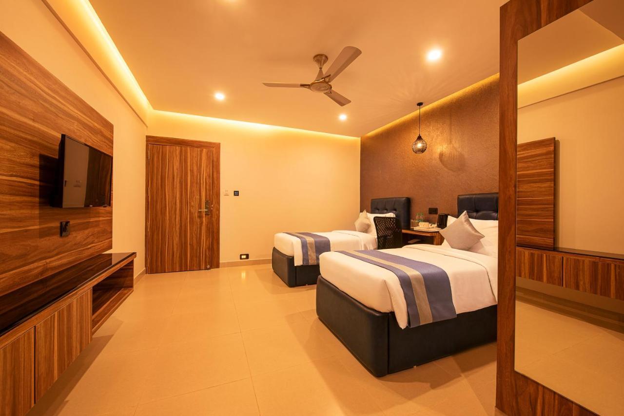 Hometown Galleria Manipal Buitenkant foto